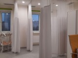 Московский стандарт в поликлинике, антистатические шторы-перегородки для больниц, клиник, центров ре 1